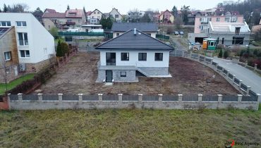 RD -Novostavba, Bungalov 4+1, 141 m2 na pozemku 901 m2, Klínec.
