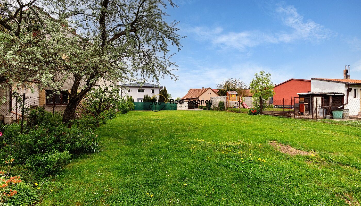 Výjimečný stavební pozemek 1 418 m² | Praha 11 – Šeberov | Prémiová lokalita s platným stavebním povolením.