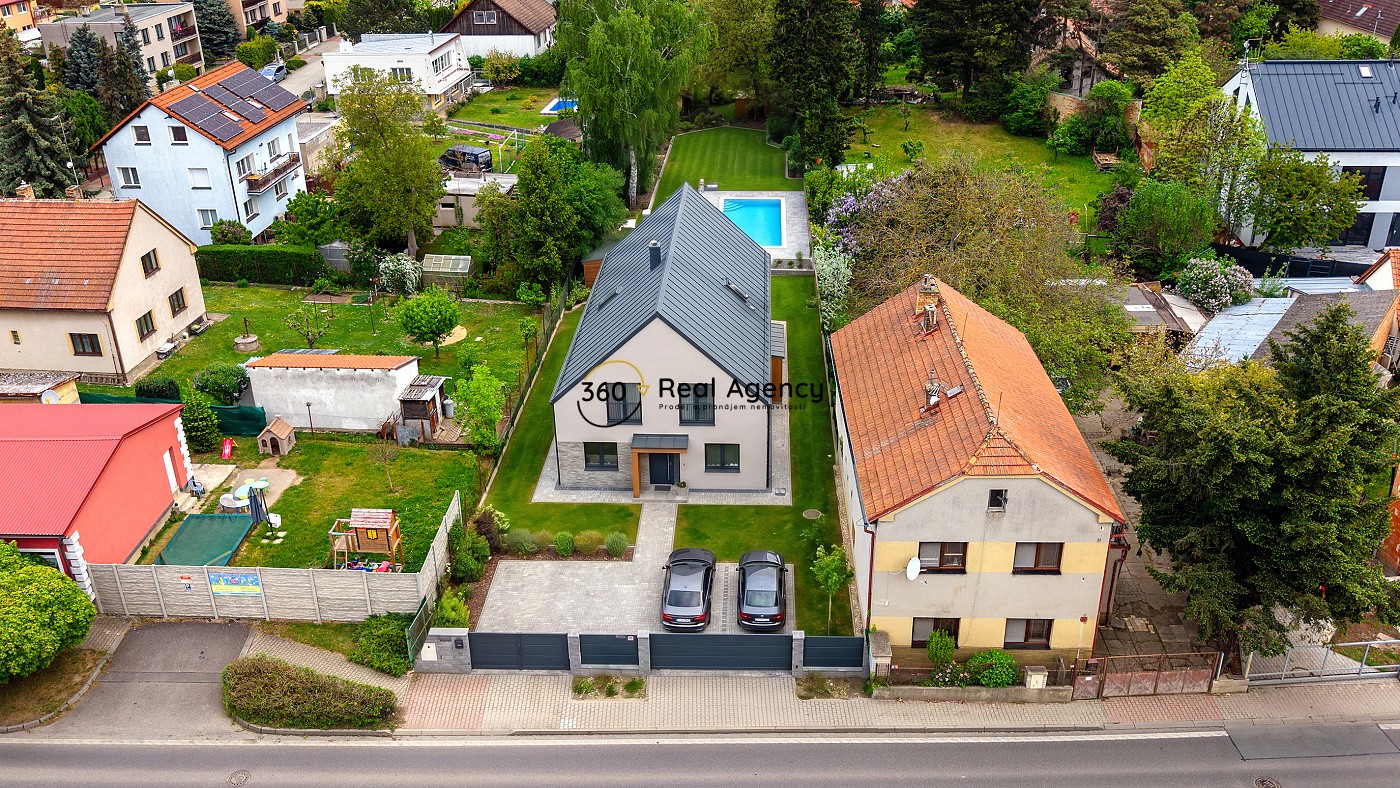 Výjimečný stavební pozemek 1 418 m² | Praha 11 – Šeberov | Prémiová lokalita s platným stavebním povolením.
